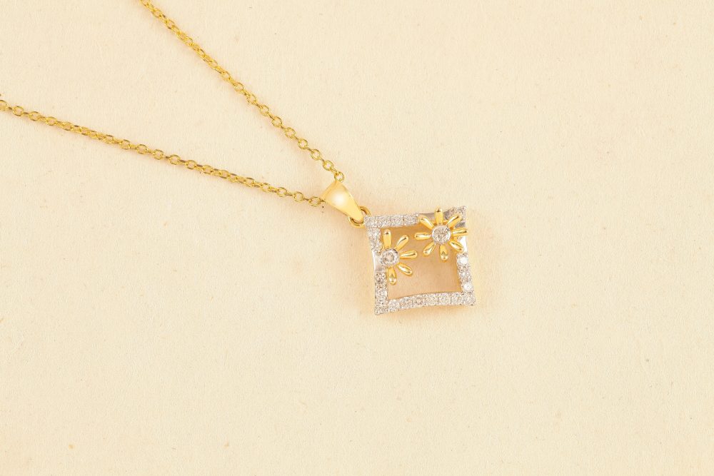 GC82 Diamond Pendent