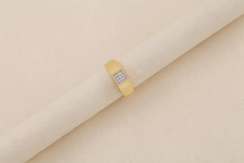 M668 Diamond Ring