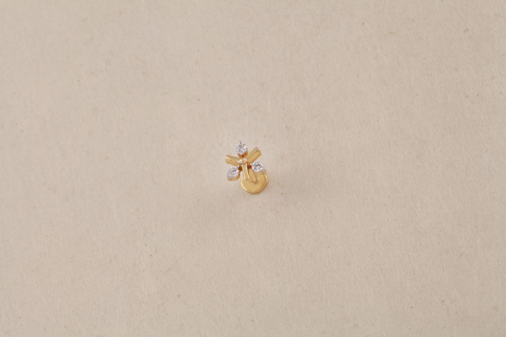 O1051 Diamond Nosepin