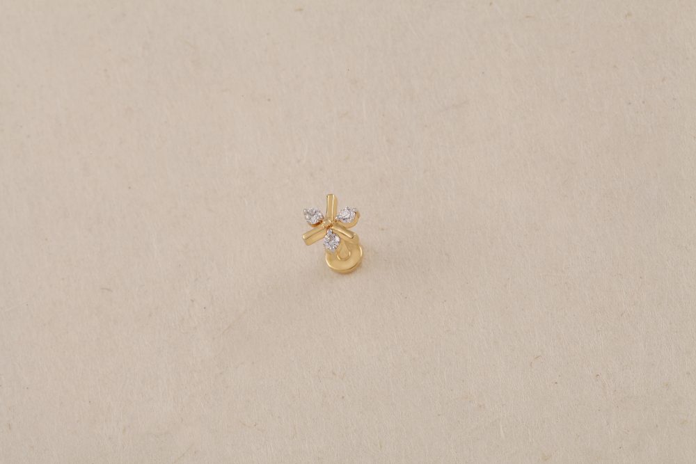 O1052 Diamond Nosepin