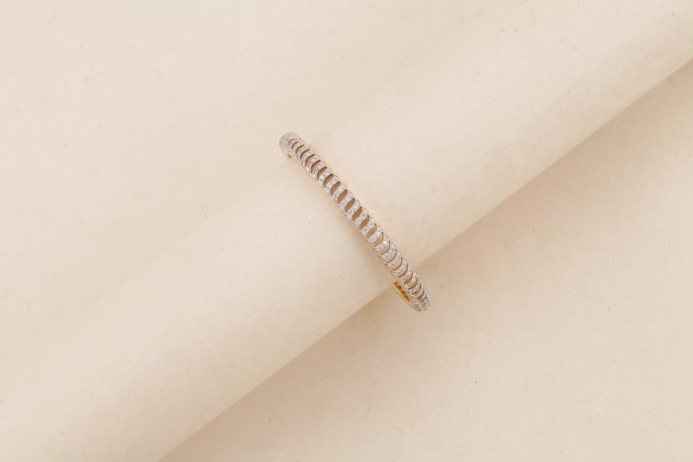 O1163 Diamond Bangle