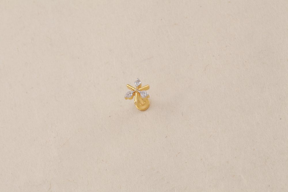 O2067 Diamond Nosepin