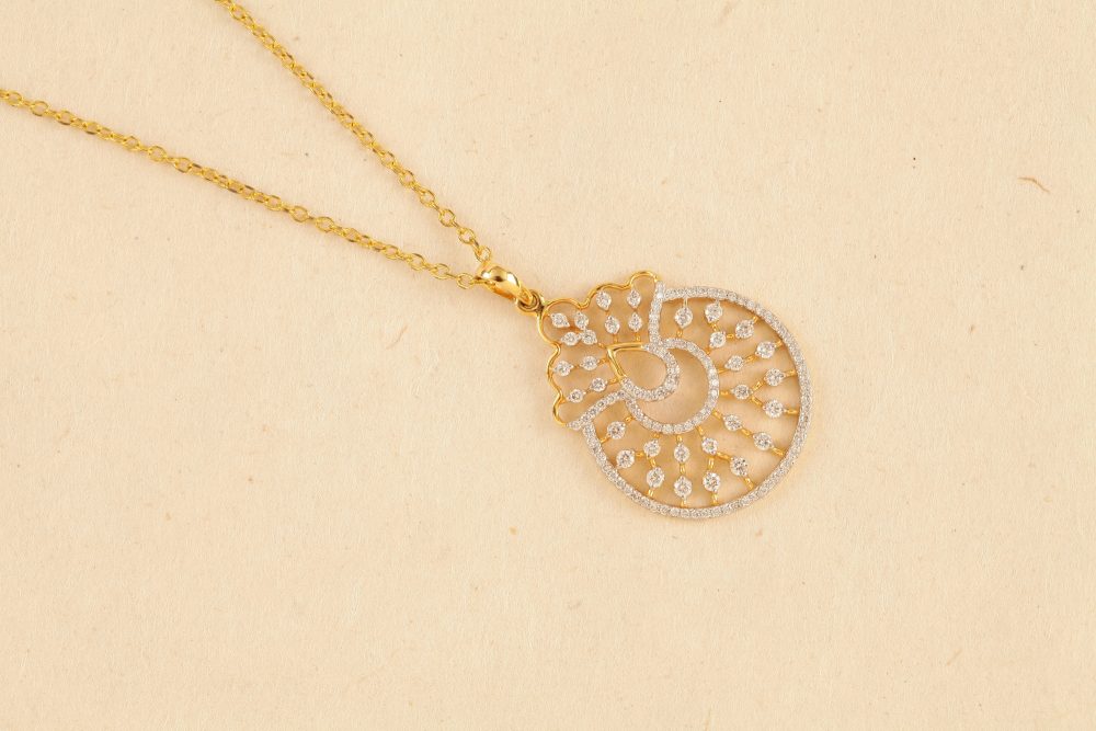 O3825 Diamond Pendent