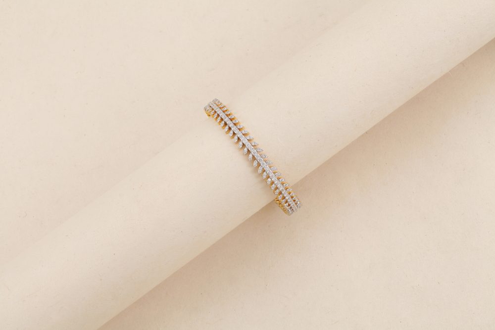 P1134 Diamond Bangle