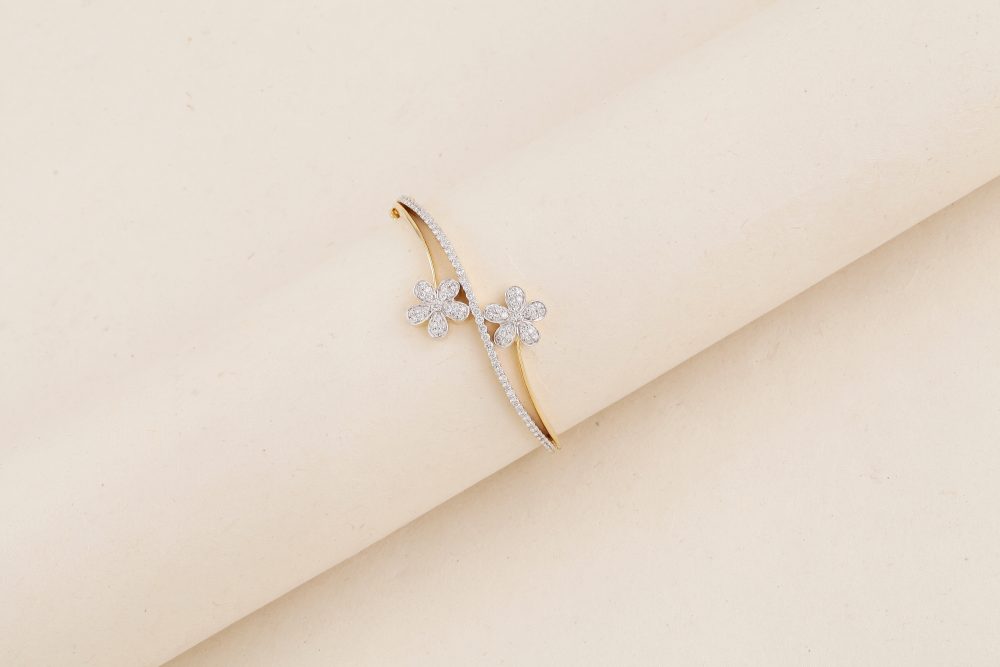 P1659 Diamond Bangle