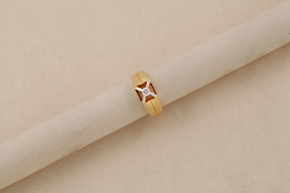 P97 Diamond Ring