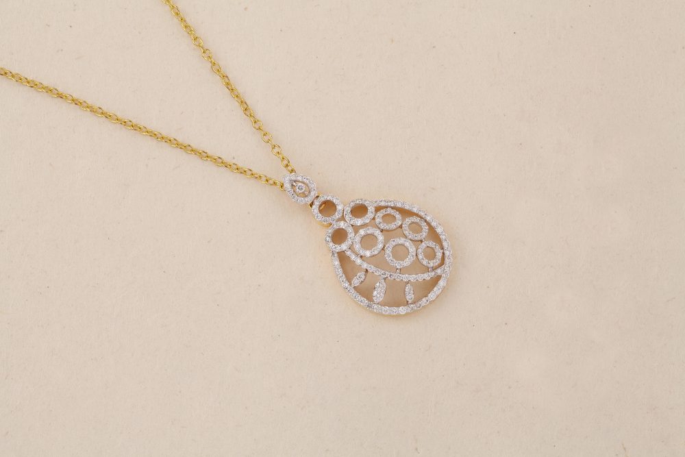 GC399 Diamond Pendent