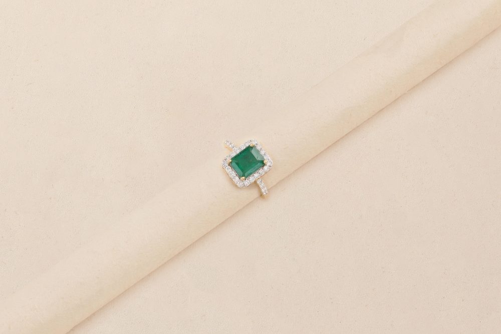 GC1397 Diamond Emerald Ring