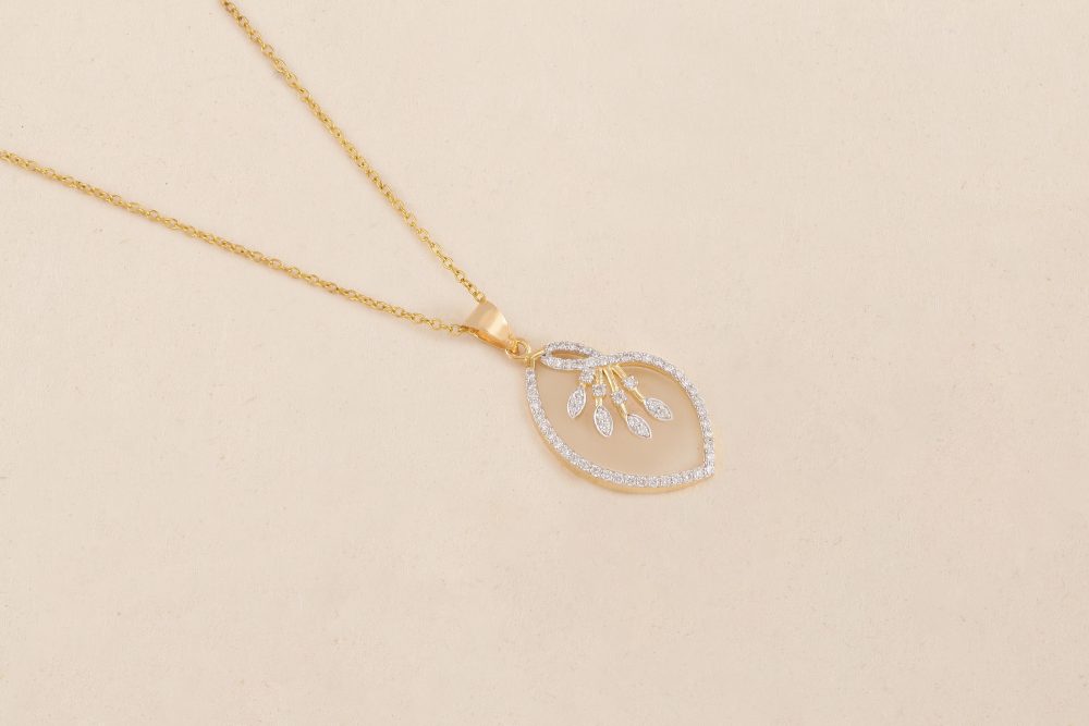 GC1705 Diamond Pendent
