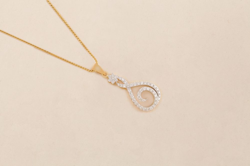 GC1764 Diamond Pendent