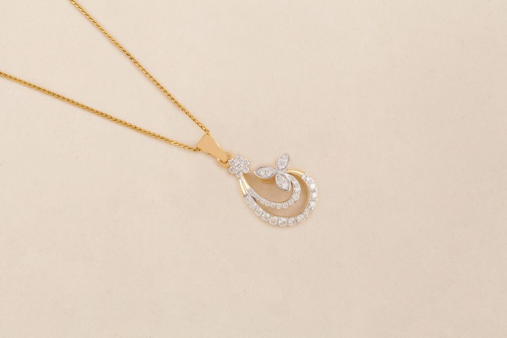 GC1793 Diamond Pendent