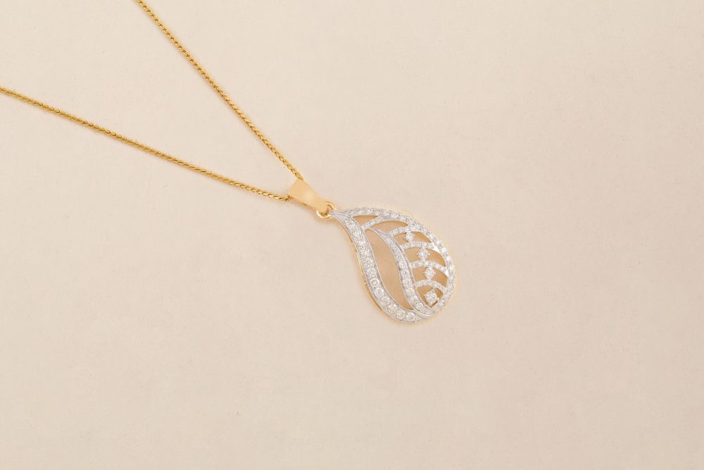 GC1795 Diamond Pendent