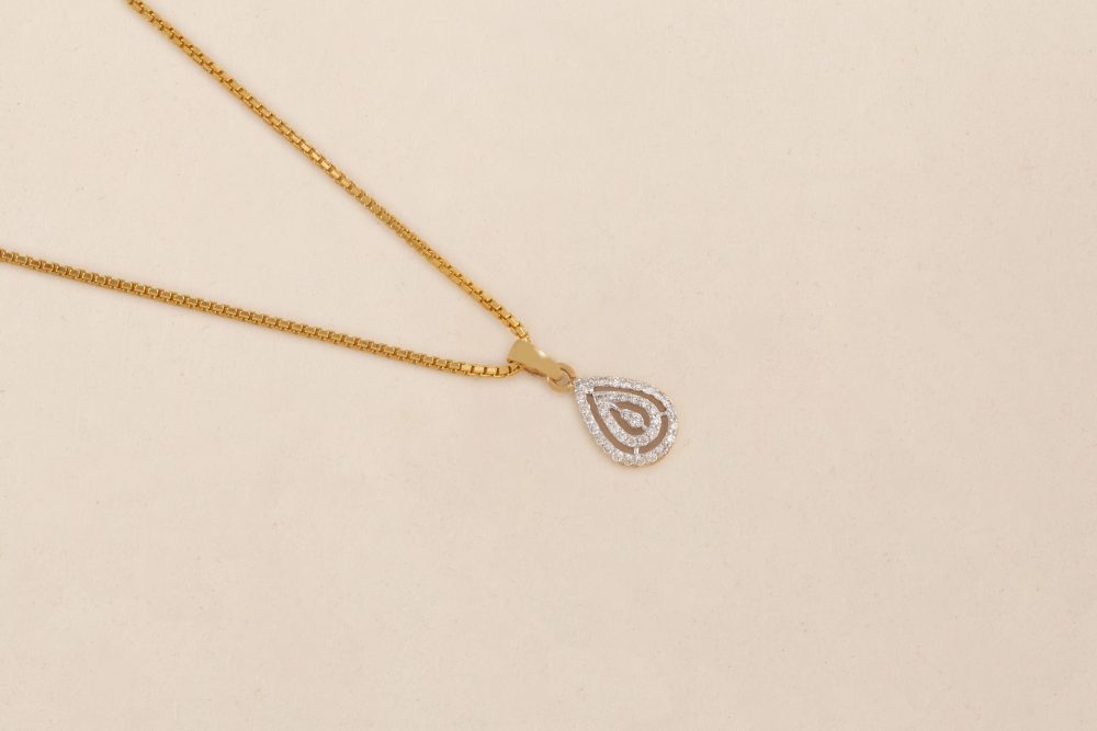 GC1817 Diamond Pendent